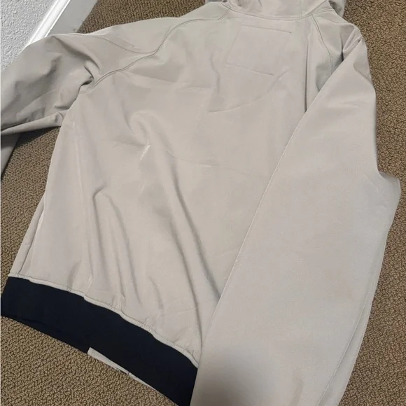 Levi's Men's Tan and Black Hooded Windbreaker - Picture 3 of 4